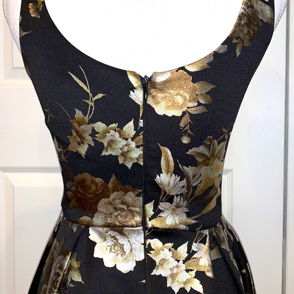 Formal dress - Picture 3 of 3